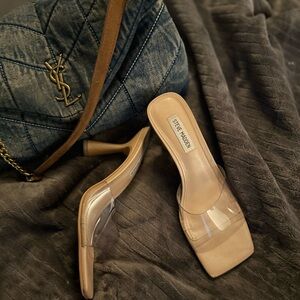 Steve Madden Beige Mules with Transparent Straps
4” heels
